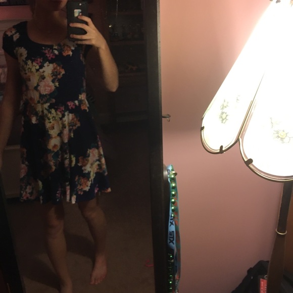 Floral dress - Picture 2 of 3